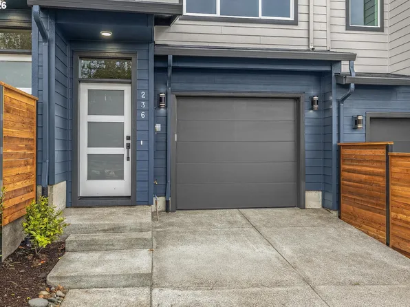 236 NW Mawrcrest Ave, Gresham, OR 97030