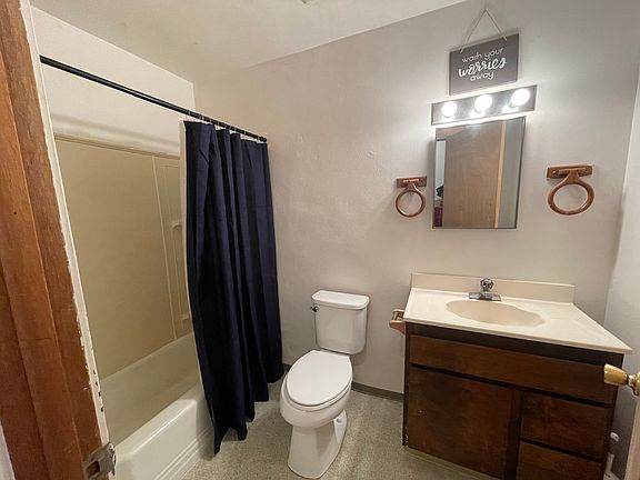 4th image of 1300 NE Williams St APT 1