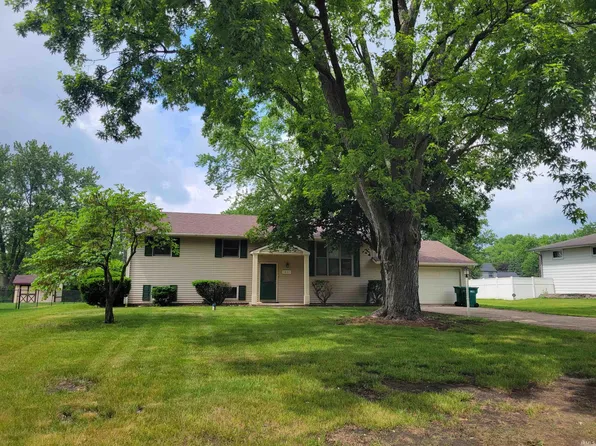 18411 Westover Dr, South Bend, IN 46637