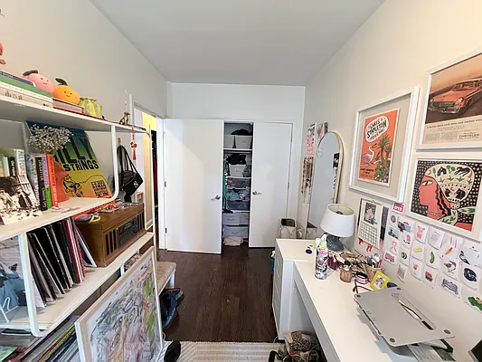 Office, photo 1
