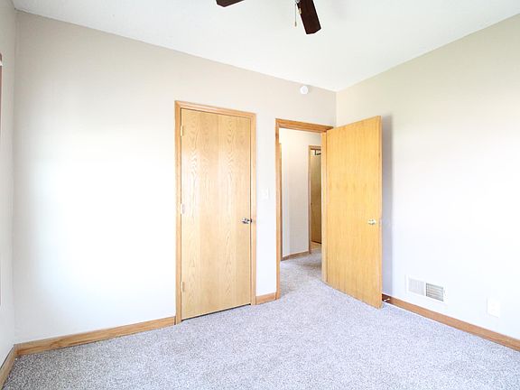 3rd image of 2829 Rutland Ave