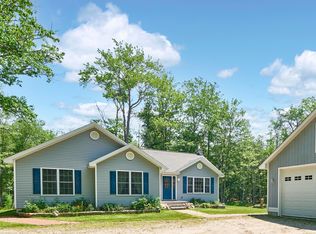 63 Highfield Rd, Hope, ME 04847