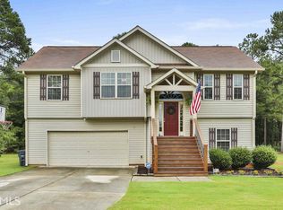 721 Park Pines Cir, Grantville, GA 30220