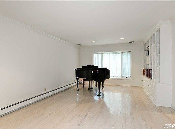 5th image of 195 Lakeview Dr