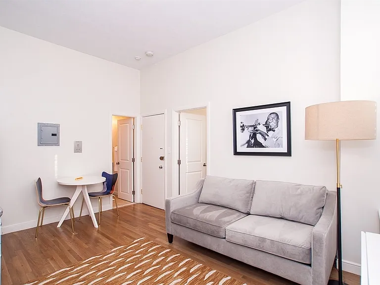 102 Chandler St #6 — Photo 3