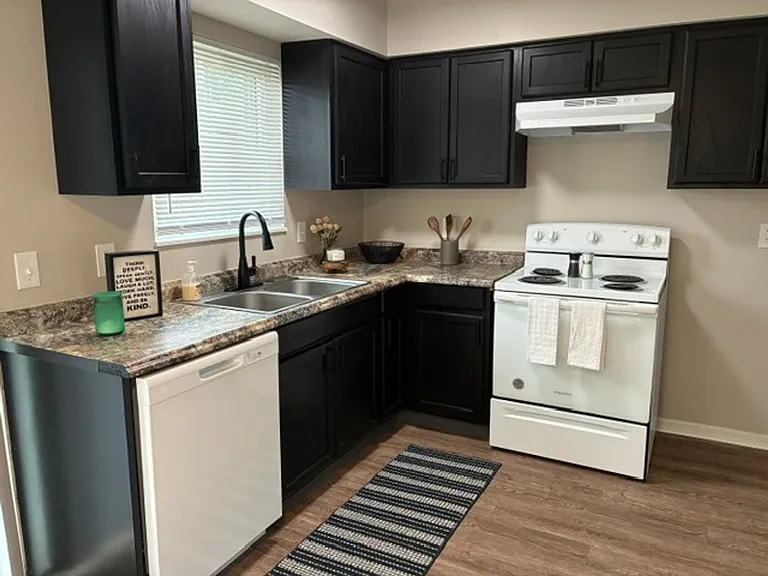 Waynedale Circle Apartments — Photo 51