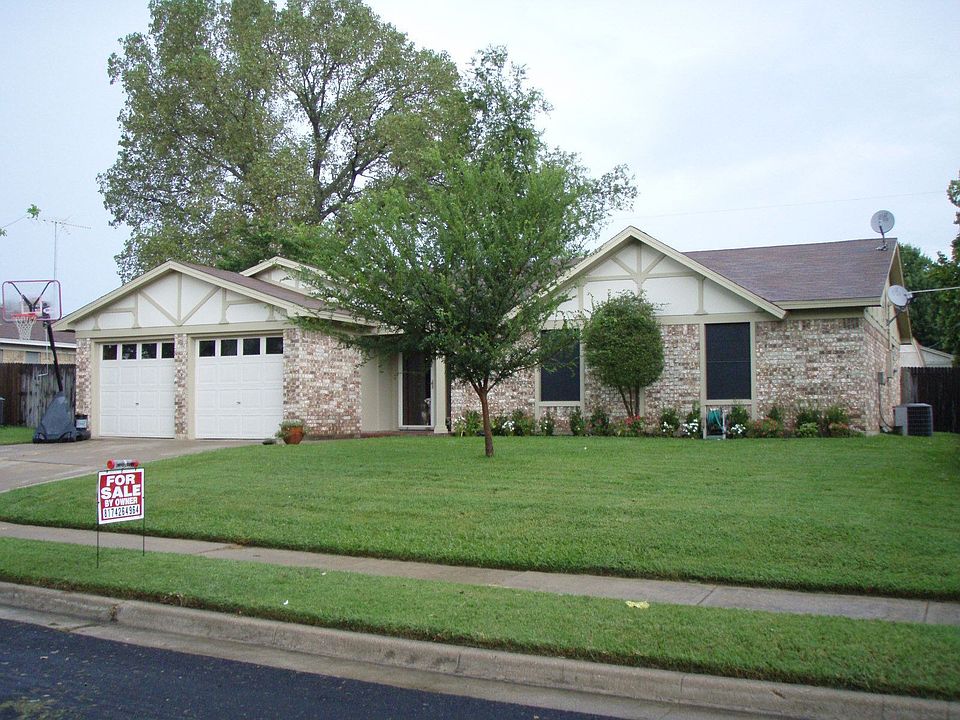 1st image of 772 NW Charlyne Dr