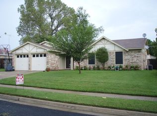 772 NW Charlyne Dr, Burleson, TX 76028