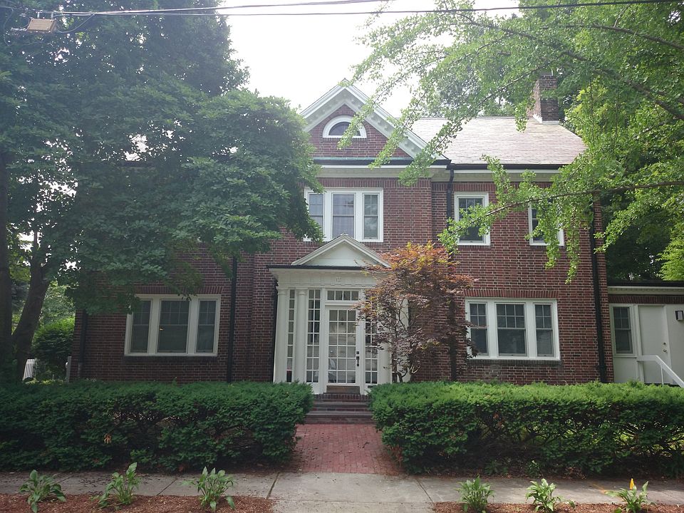 2nd image of 12 Elba St