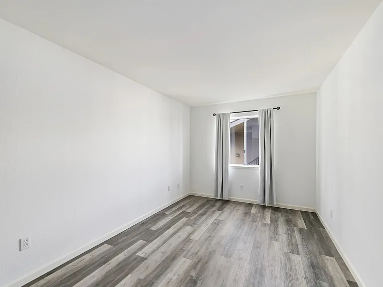 3849 Vineyard Ave #B — Photo 14