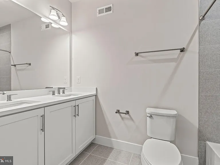 701 Brewster Aly #65 — Photo 18