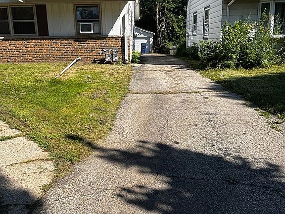 2nd image of 4044 W Vera Ave #4044