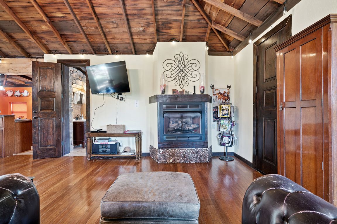 next background image