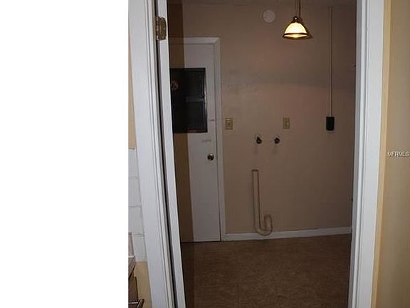 4th image of 2850 Gale Pl