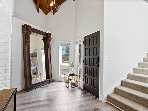 3rd image of 10013 Plaza De Oro Dr