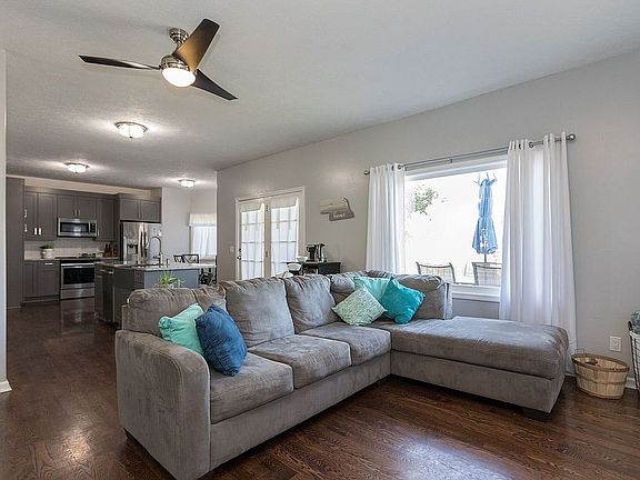 4th image of 8895 Verdon Cir