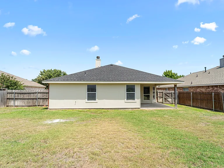 9825 Tyler Dr — Photo 40