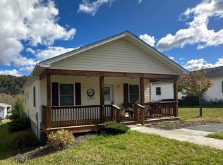 142 Garnett Way, White Sulphur Springs, WV 24986