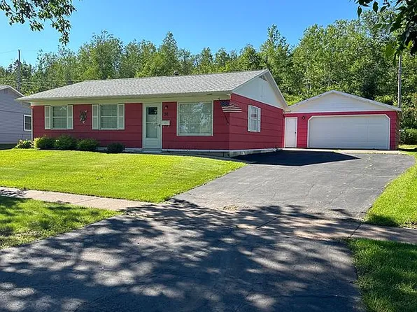 36 Hays Cir, Silver Bay, MN 55614