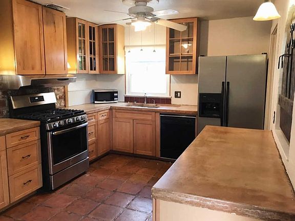 4th image of 662 E Cornell Ave