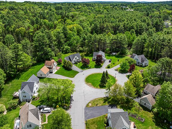 3rd image of 29 Plimoth Way