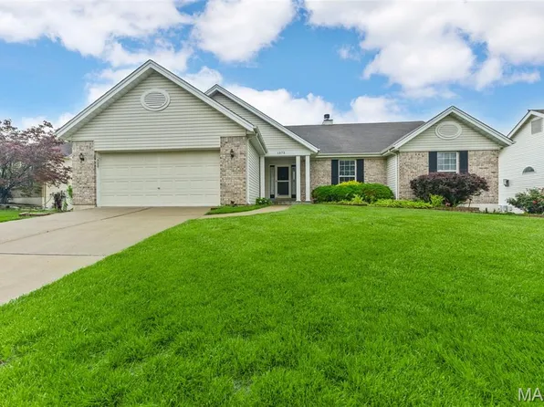 1375 Norwood Hills Dr, O Fallon, MO 63366