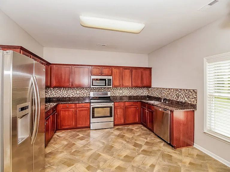 1415 Ladora Dr — Photo 8