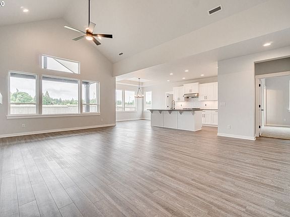 5th image of 4262 SE 62nd Ave #85