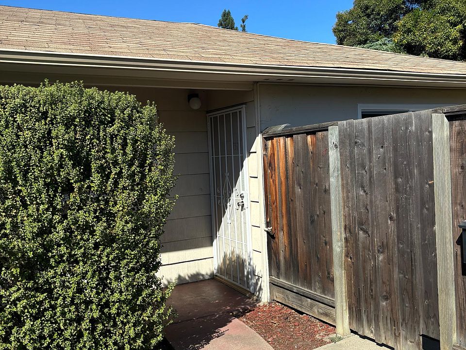 Entrance/front door