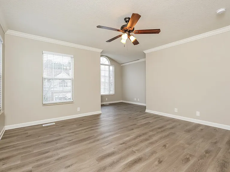 3102 Creekview Ln — Photo 10