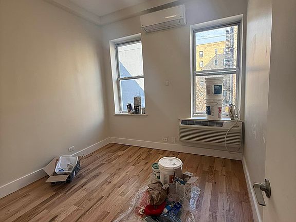 5th image of 735 Rogers Ave #3R