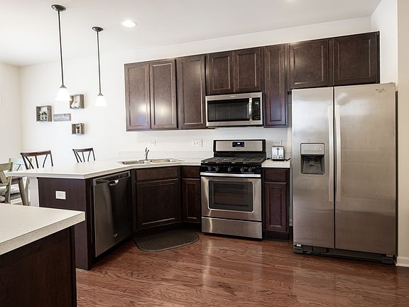 5th image of 523 Silverton Dr