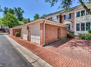 22 Maplewood Park Ct, Bethesda, MD 20814