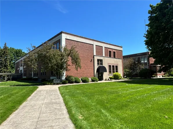 270 Latta Rd Unit 225, Rochester, NY 14612