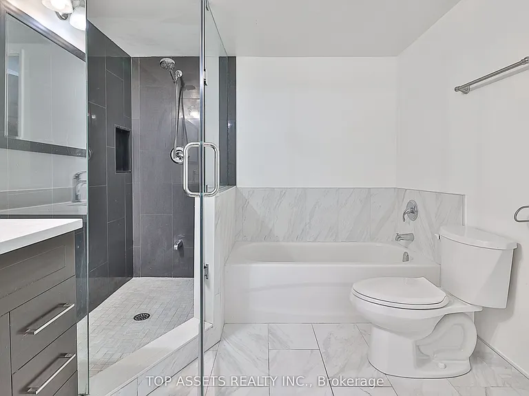 24 Wellesley St W #614 — Photo 28