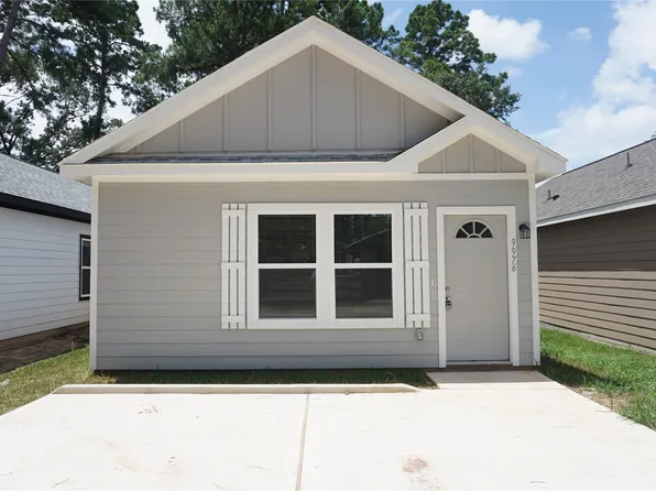 9976 Calendar St, Willis, TX 77318