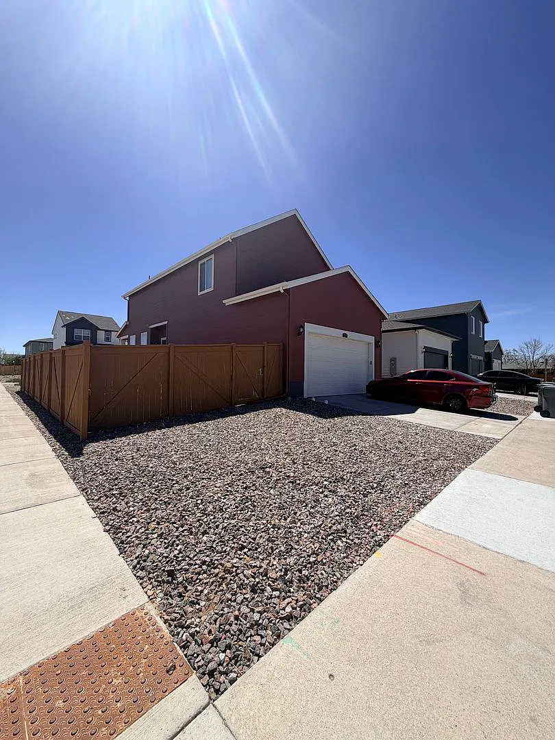 Like-New Single-Family Home in Bennett! — Photo 4