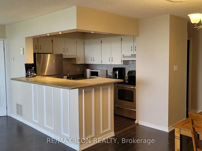 695 Richmond St #1211 — Photo 6