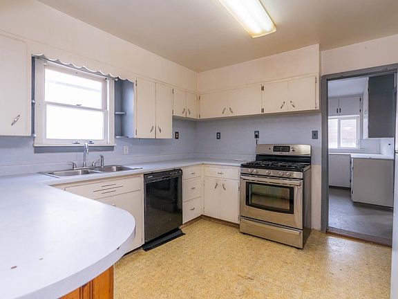 5th image of 3253 1/2 Collyer Ave