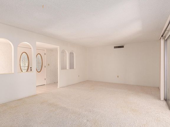 3rd image of 10439 W Kelso Dr