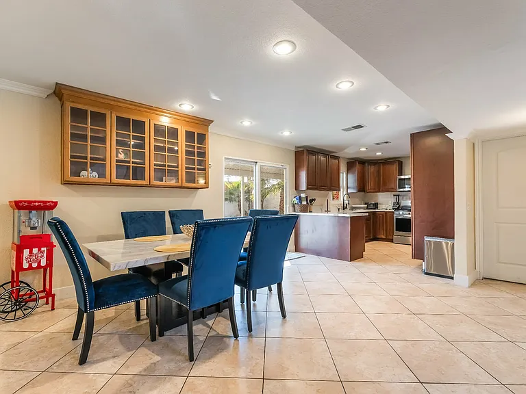E Vegas Valley Dr — Photo 10