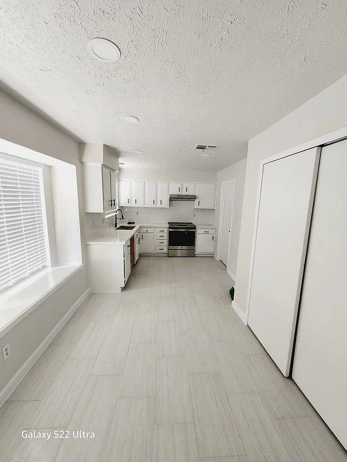3 bed, 2.0 bath, 1221 sqft, $1,750 — Photo 4