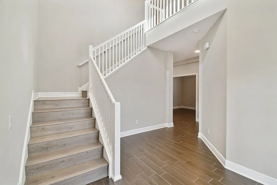 4 bed, 2606 sqft, $3,095 — Photo 2