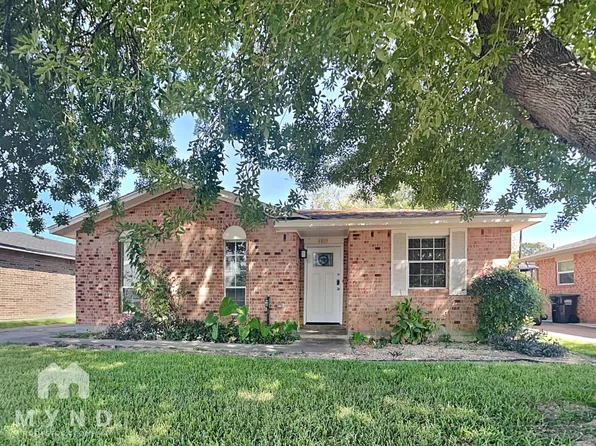 4809 Cedar St, Seabrook, TX 77586