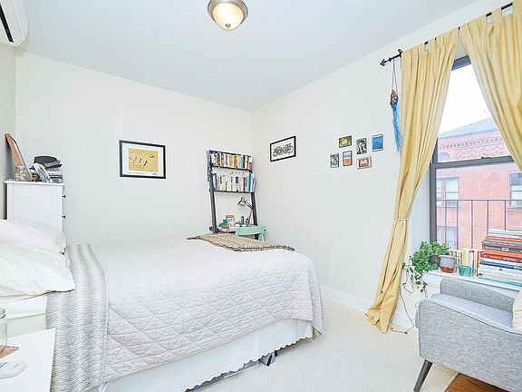 2nd image of 282 W 115th St APT 3