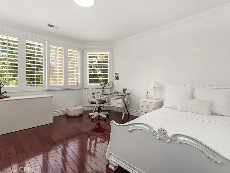 5267 Newcastle Ln — Photo 26