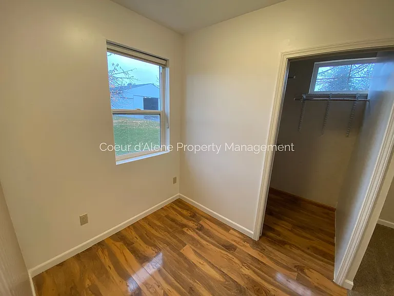 1827 E 12th Ave — Photo 12