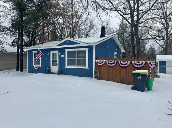 2533 Santee Dr, Roscommon, MI 48653