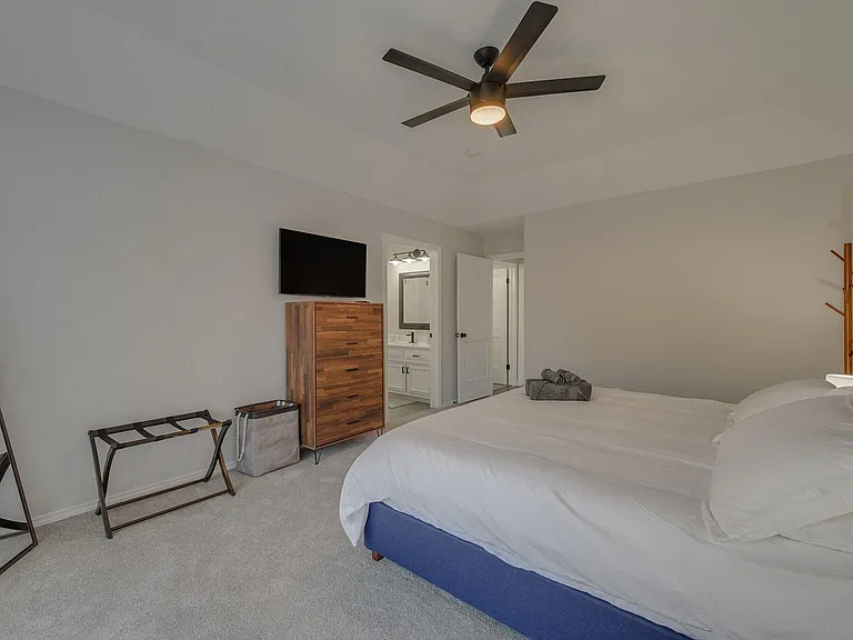 2421 Regal Rd — Photo 16