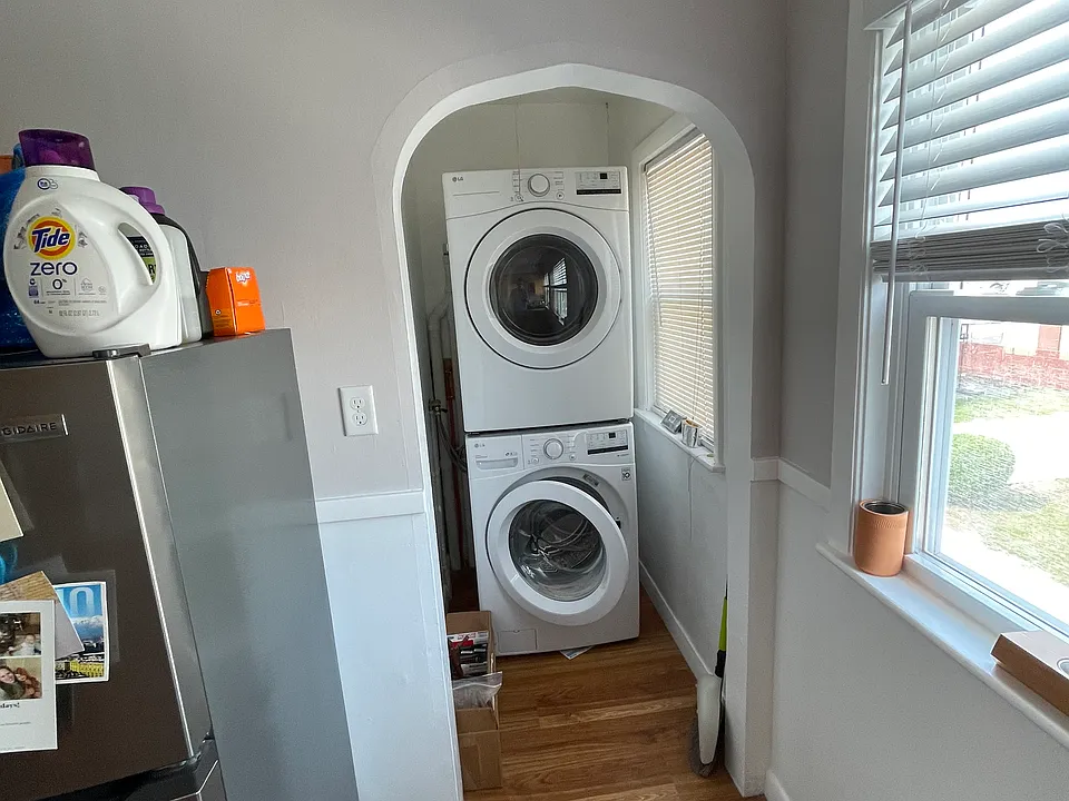 86 Bowen Ave #2